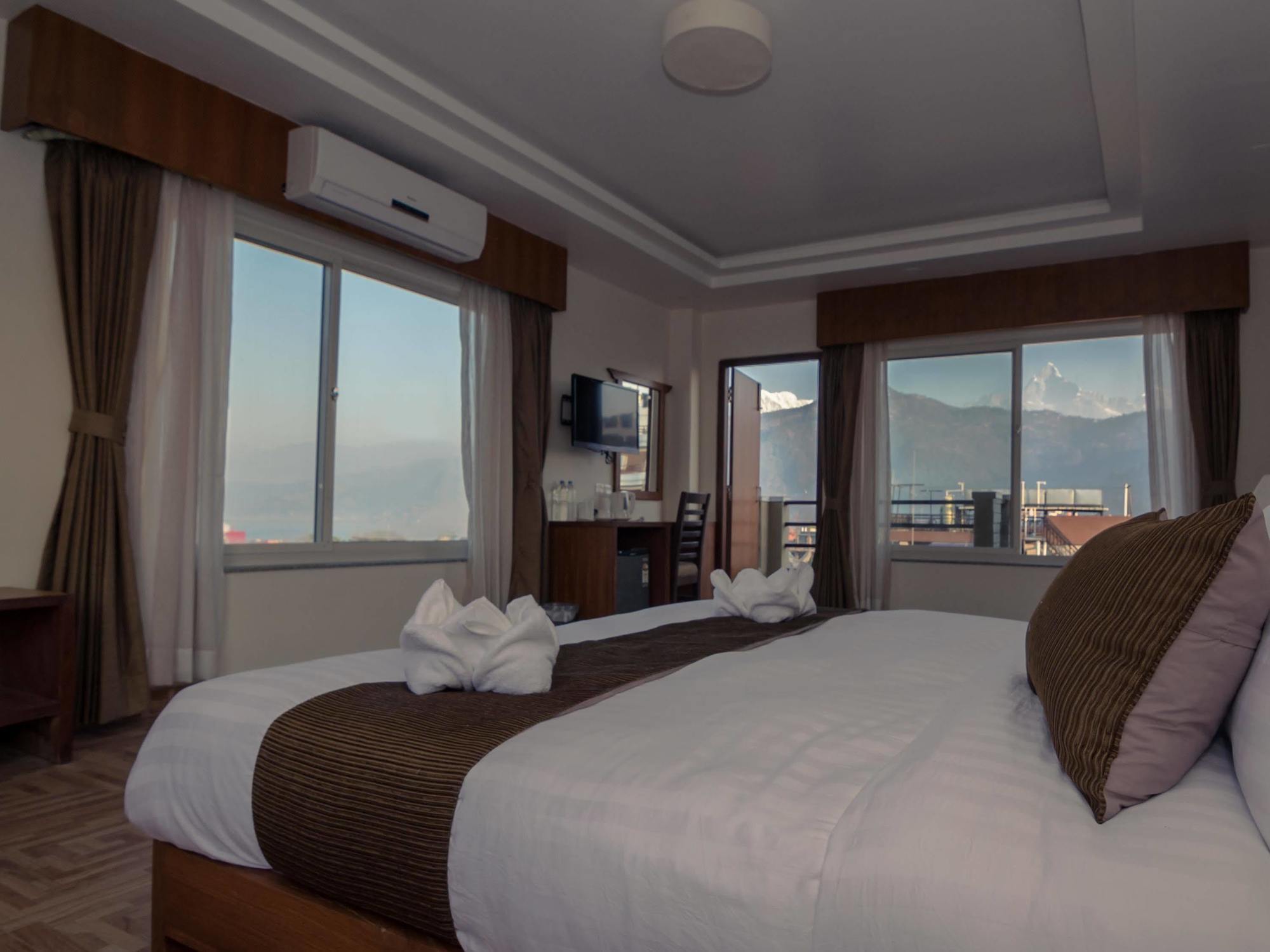 Hotel Mount View Pókhara Exteriér fotografie
